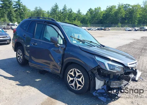 2021 Subaru Forester Premium z USA, uszkodzony, nr VIN JF2SKAFC8MH569875